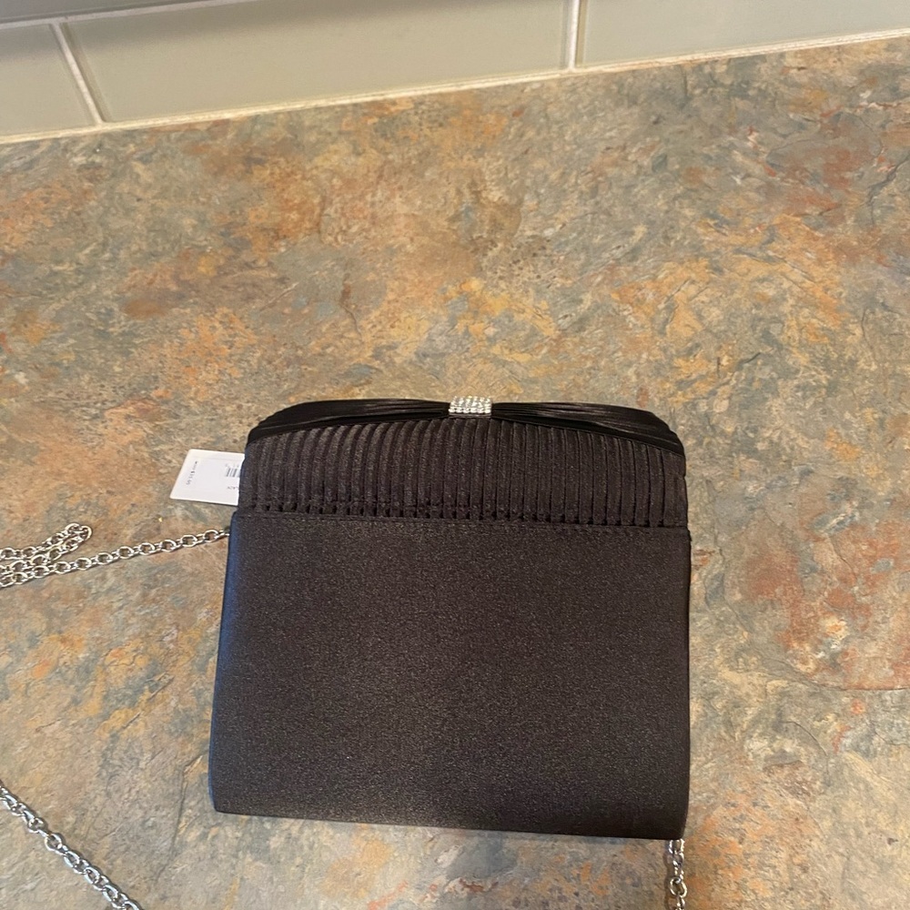 Jessica McClintock Black Clutch with Silver Chain NWT - Picture 8 of 9